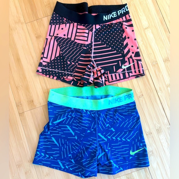 Bundle of 2 Nike Pro Women's Compression Shorts - Picture 1 of 5
